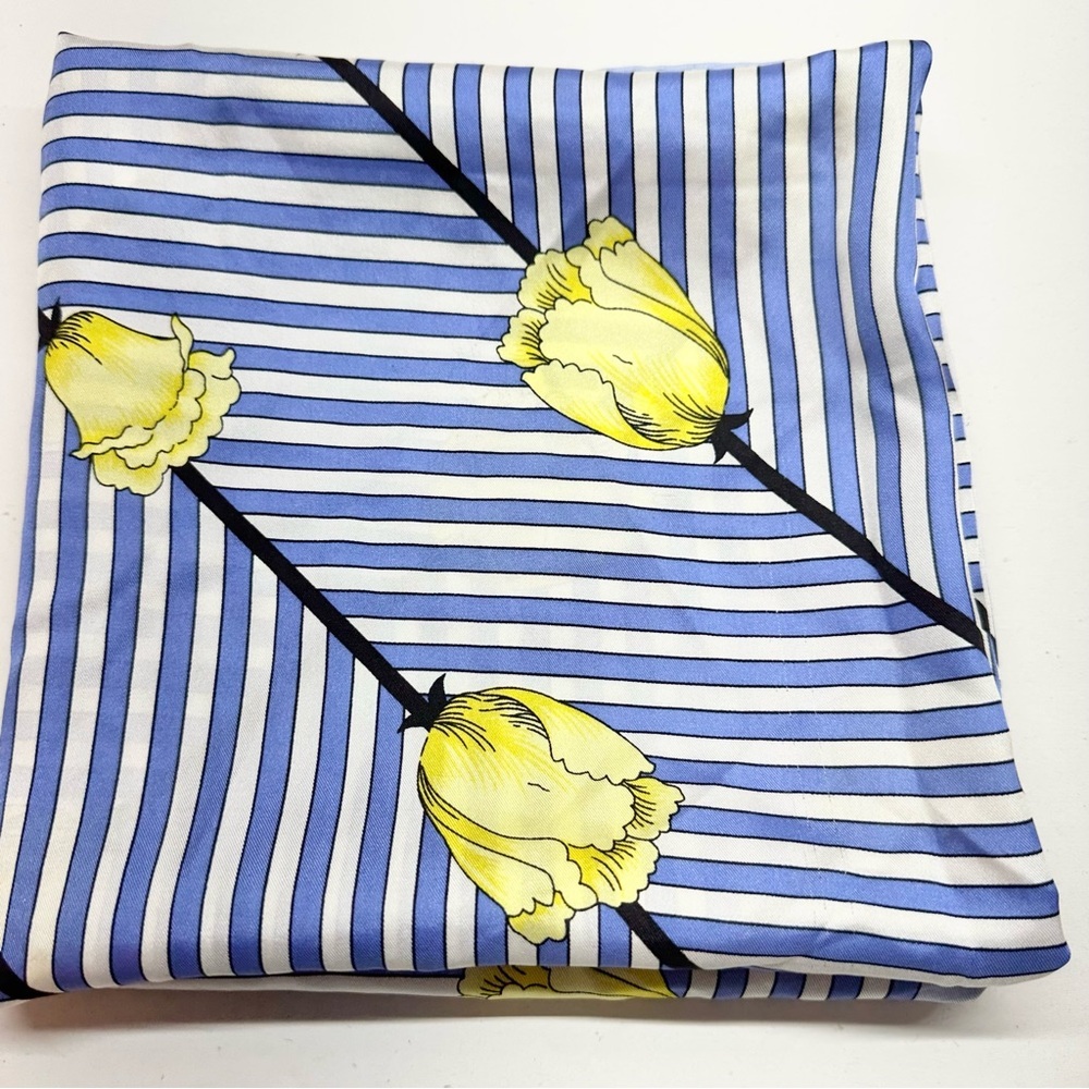 💸Sold💸 Talbots 100% Silk Scarf Crisp Tulip Floral Blue Yellow Striped - Picture 5 of 11